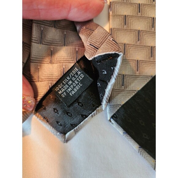 Bill Blass Necktie Tie 100% Silk Gray And Blue Pattern - Picture 4 of 4